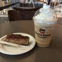 Photo taken at Gloria Jean&amp;#39;s Coffees by ᖇᘎᘗᕬ ᖇᓲᕒᕬ on 9/17/2016