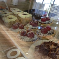 3/8/2013にLu L.がBon Appetit French Bakery and Cafeで撮った写真
