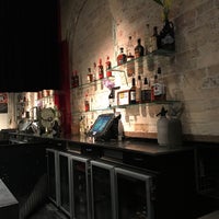 8/20/2017にOzgenreがThe World Barで撮った写真