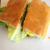 รูปภาพถ่ายที่ Caliente Cuban Sandwich โดย Bill H. เมื่อ 3/19/2013