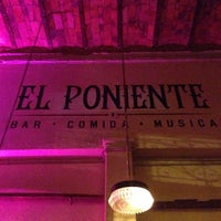 รูปภาพถ่ายที่ El Poniente โดย Clau Pak N. เมื่อ 2/2/2013