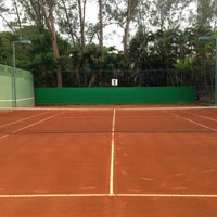 Photo taken at Tênis - Rio Racquet Center by Robson M. on 4/23/2013