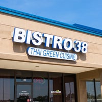 Foto tirada no(a) Bistro 38 Thai Green Cuisine por Bistro 38 Thai Green Cuisine em 10/6/2017