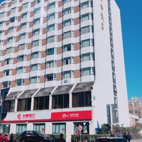 Photo taken at 京伦饭店 Jinglun Hotel by T I. on 3/13/2019