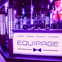 Das Foto wurde bei Equipage - Tanz-, Musik- und Cocktailbar von Equipage - Tanz-, Musik- und Cocktailbar am 10/6/2017 aufgenommen