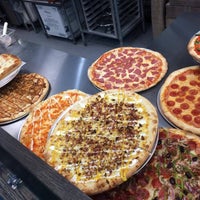 Снимок сделан в Brooklyn Pizza Authority пользователем Brooklyn Pizza Authority 12/13/2017