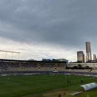 Photo taken at Estádio Serra Dourada by Rodrigo d. on 2/25/2023