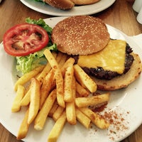 Photo taken at Lucky Texans Steaks &amp;amp; Burgers by Tülay Ö. on 5/14/2015