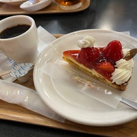 Photo taken at Pastry Snaffle&amp;#39;s by しんしん on 1/2/2023