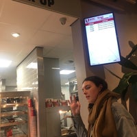 Das Foto wurde bei KFC von Tamira V. am 2/4/2018 aufgenommen