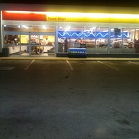 Photo taken at Shell by hav0c1 on 7/18/2011