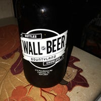 Das Foto wurde bei The  Wall Of Beer von Keith B. am 11/17/2017 aufgenommen