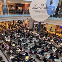 รูปภาพถ่ายที่ Arena Mall โดย a N A S S E R เมื่อ 10/16/2022