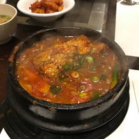 Foto tirada no(a) Sura Korean BBQ Buffet por HeeKyung K. em 1/13/2018