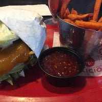 Photo taken at Red Robin Gourmet Burgers and Brews by Ashley D. on 3/14/2017