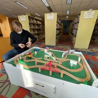 รูปภาพถ่ายที่ Grand Rapids Public Library - Main Branch โดย Megan F. เมื่อ 3/5/2022