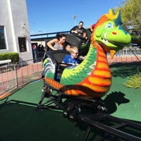 รูปภาพถ่ายที่ Las Vegas Mini Gran Prix โดย Bradford G. เมื่อ 10/24/2015