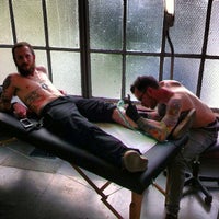 4/23/2013에 Kansas님이 Safe House Tattoo Studio에서 찍은 사진