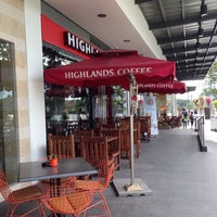 Photo taken at Highlands Coffee by Juliet A. on 12/5/2013