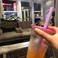 Photo taken at YoYo! Fresh Tea Bar by Elif R. on 10/23/2018