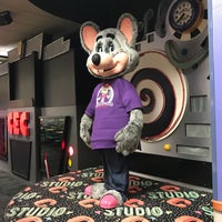Photo taken at Chuck E. Cheese by Patricia P. on 6/12/2017