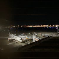Photo taken at Observation Deck - Terminal 1 by 箱 on 2/8/2024