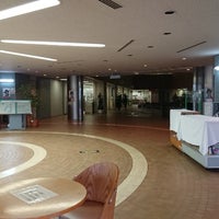 Photo taken at 川口市役所 鳩ヶ谷庁舎 by 赤サタ on 12/12/2022