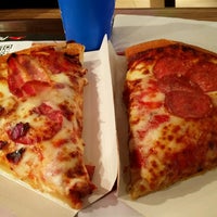 2/21/2017 tarihinde Phil R.ziyaretçi tarafından Pizza Hut'de çekilen fotoğraf
