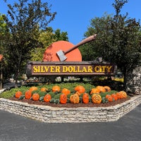 รูปภาพถ่ายที่ Silver Dollar City โดย Joey M. เมื่อ 9/18/2023