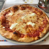Photo taken at Pizza Mizza by Martin K. on 6/4/2017