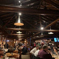 Foto diambil di Karl&amp;#39;s Cabin Restaurant &amp;amp; Banquets in Plymouth oleh Jason H. pada 3/4/2022