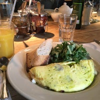 Photo taken at Le Pain Quotidien | Gold Coast by GiovBass D. on 4/14/2017