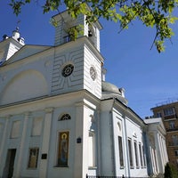 Photo taken at Храм Успения Пресвятой Богородицы На Могильцах by Denis G. on 5/11/2020