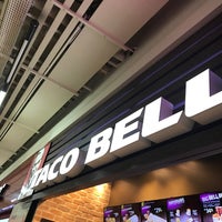 Photo taken at Taco Bell by Michel M. on 1/12/2017