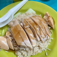 Photo taken at Tian Tian Hainanese Chicken Rice by Pyp&#39; B. on 3/10/2024