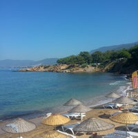 Foto tomada en Rainbow Bay Özdere / Beach Hotel Restaurant  por Erh@n el 8/13/2019