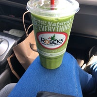 Photo taken at Robeks Fresh Juices &amp;amp; Smoothies by Patricia C. on 4/29/2018