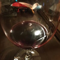 Foto tirada no(a) Fountain Wine Bar por Karen L. em 10/25/2016