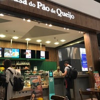 Photo taken at Casa do Pão de Queijo by Luiz M. on 3/28/2018