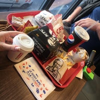 รูปภาพถ่ายที่ KFC โดย Блондинка 🎀 เมื่อ 10/19/2017