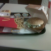 Photo taken at McDonald&amp;#39;s by Tugba G. on 4/16/2013
