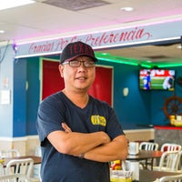 10/6/2017 tarihinde Marcos Seafood &amp;amp; Oyster Barziyaretçi tarafından Marcos Seafood &amp;amp; Oyster Bar'de çekilen fotoğraf