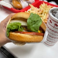Photo taken at In-N-Out Burger by Hessa on 12/22/2023