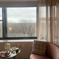 Снимок сделан в The Park Lane Hotel пользователем Hessa 12/17/2023