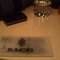 Foto tirada no(a) Rumors Espresso &amp; Cocktails por Vivi B. em 11/20/2013