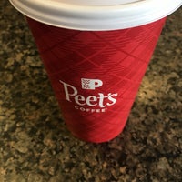 Foto diambil di Peet&amp;#39;s Coffee &amp;amp; Tea oleh Vin B. pada 11/9/2017