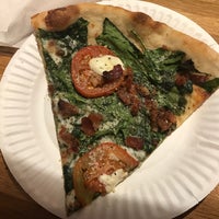 3/6/2017にGreg A.がSpartan Pizzaで撮った写真