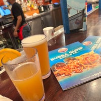Photo taken at Bubba Gump Shrimp Co by Hugix S. on 2/28/2023