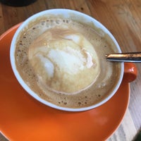 9/29/2022 tarihinde Emine U.ziyaretçi tarafından Bettys Coffee Roaster'de çekilen fotoğraf