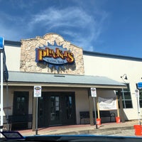 Photo taken at Pluckers Wing Bar by Monse on 5/10/2020